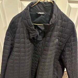 Men’s black quilted North Face Jacket Size xx Large Light Weight